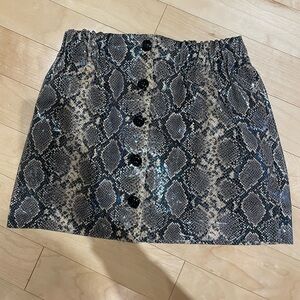 Zara - Snakeskin Mini Skirt (size: M)